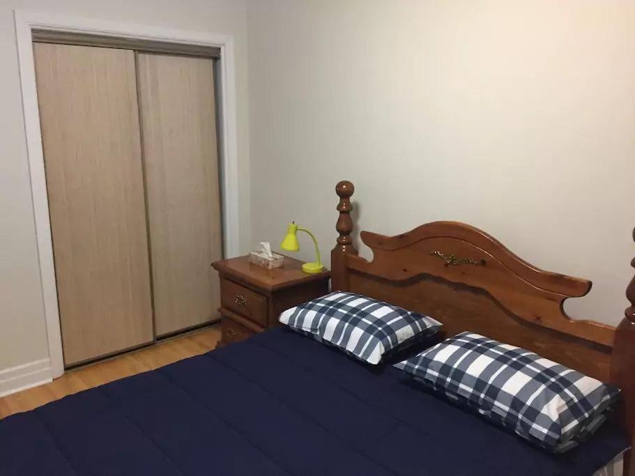 Private Rooms 5 Min Finch West Subway - York University Торонто Экстерьер фото