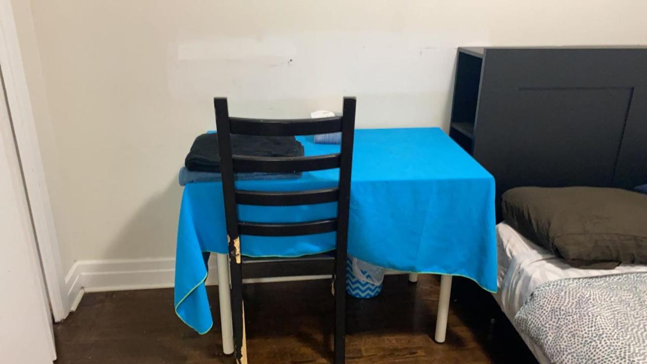 Private Rooms 5 Min Finch West Subway - York University Торонто Экстерьер фото
